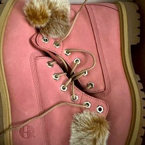 Brand new never worn. Their a size 7 in youth which is like a 8.5/9 in women’s.